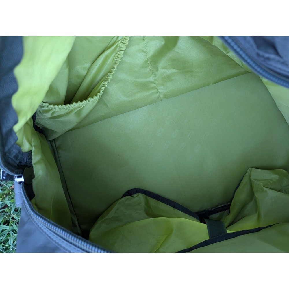 LUG Propeller Gym Overnight Weekend Carry On Duffle Bag Olive Green Shoe Storage - Picture 4 of 5